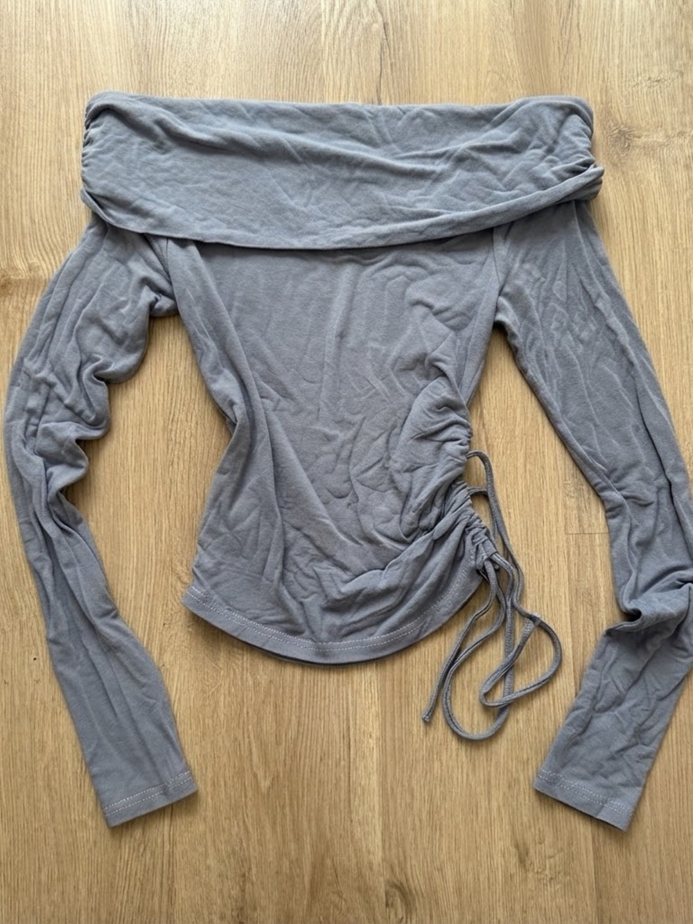 Edikted Gray Off-Shoulder Ruched Side Long Sleeve Top
